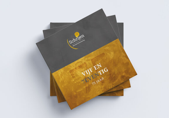 Vormgeving 75-jarig jubileumboek Schrijen Afscheid en herinnering